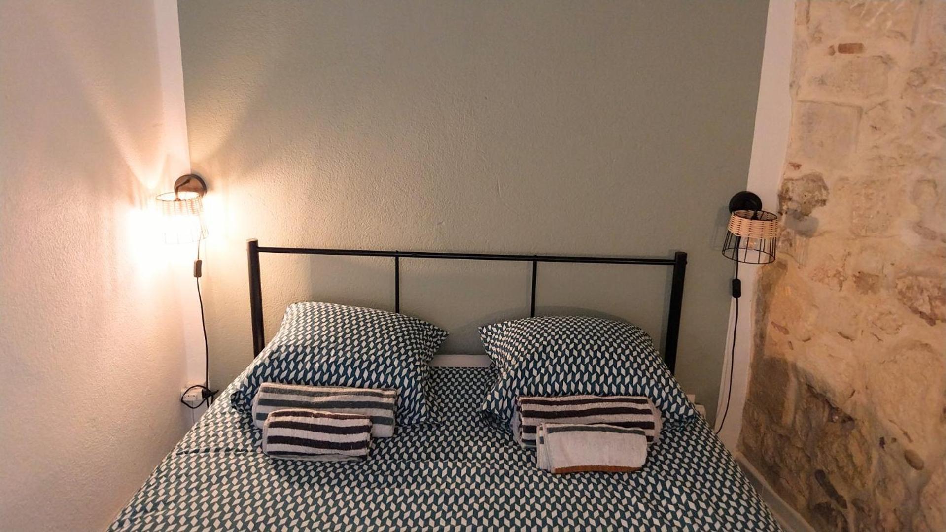 Immeuble 3 Apparts Centre Historique St Gilles Maisoncarreeconciergerie 생 질 객실 사진