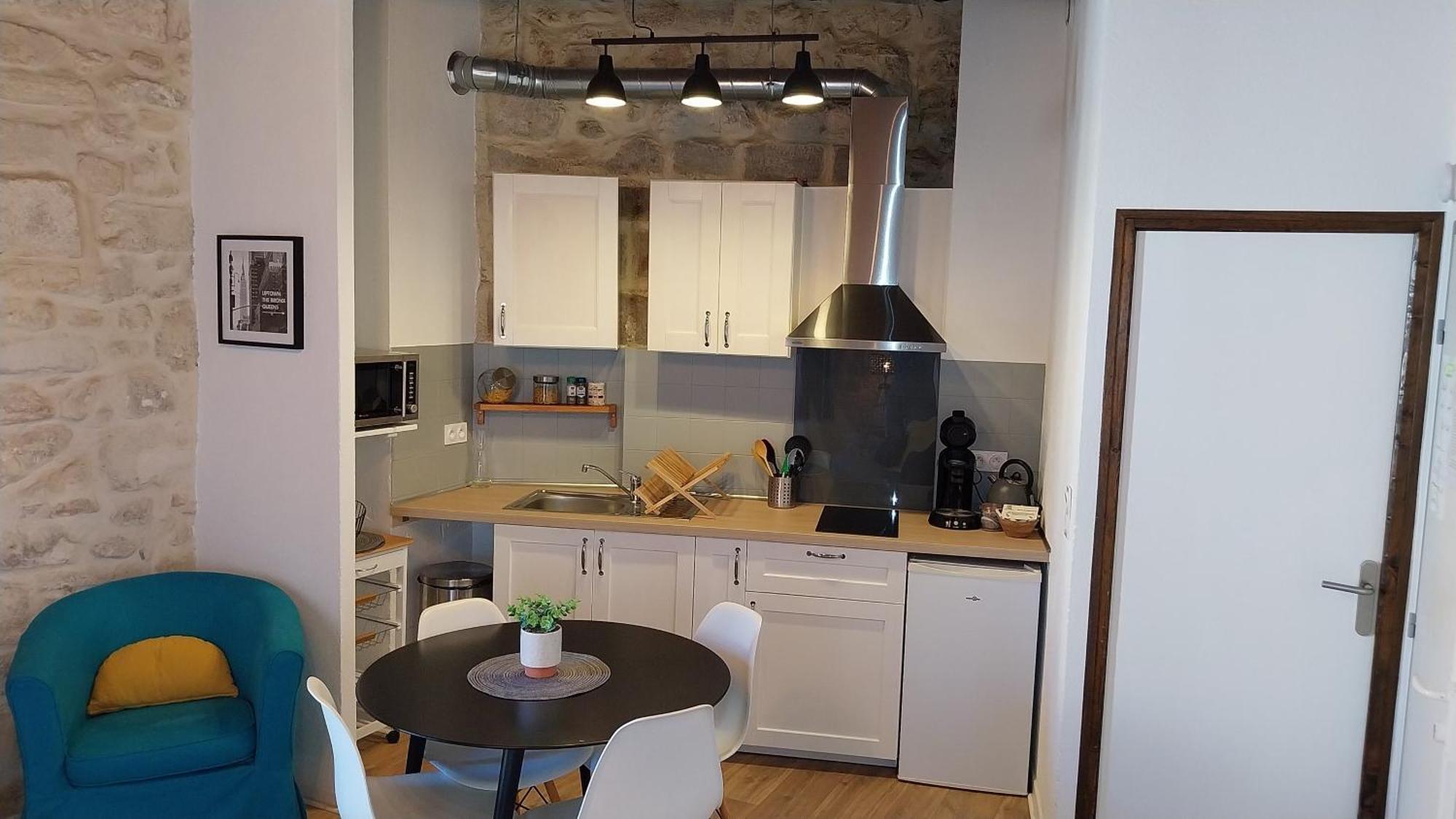 Immeuble 3 Apparts Centre Historique St Gilles Maisoncarreeconciergerie 생 질 외부 사진