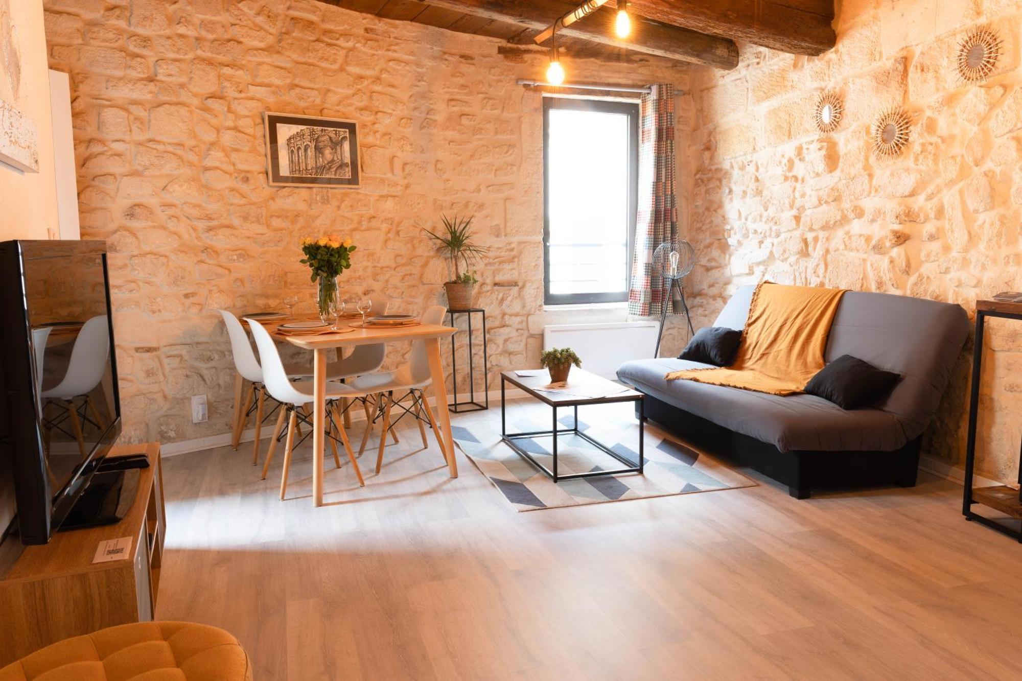 Immeuble 3 Apparts Centre Historique St Gilles Maisoncarreeconciergerie 생 질 외부 사진