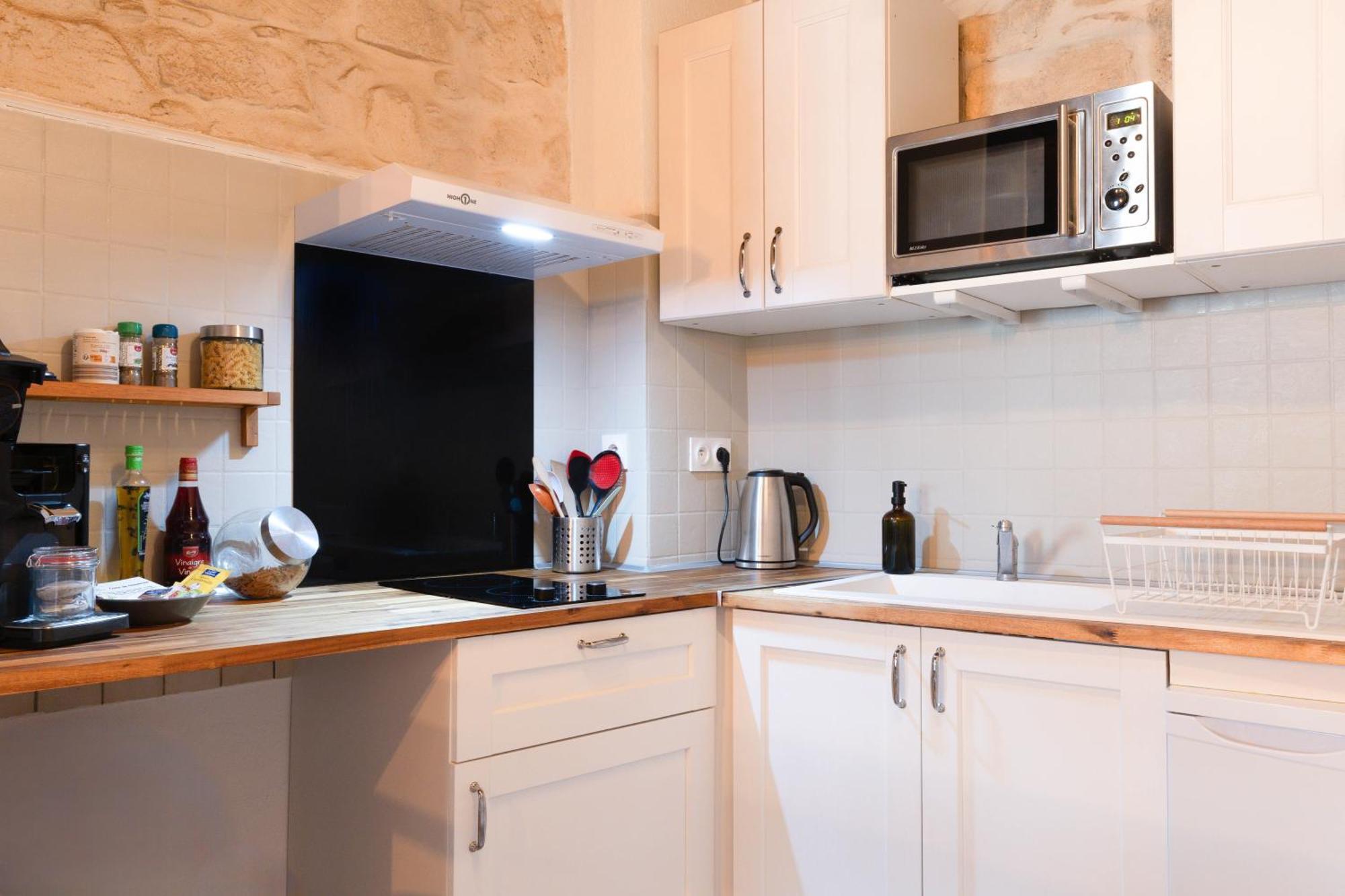 Immeuble 3 Apparts Centre Historique St Gilles Maisoncarreeconciergerie 생 질 외부 사진