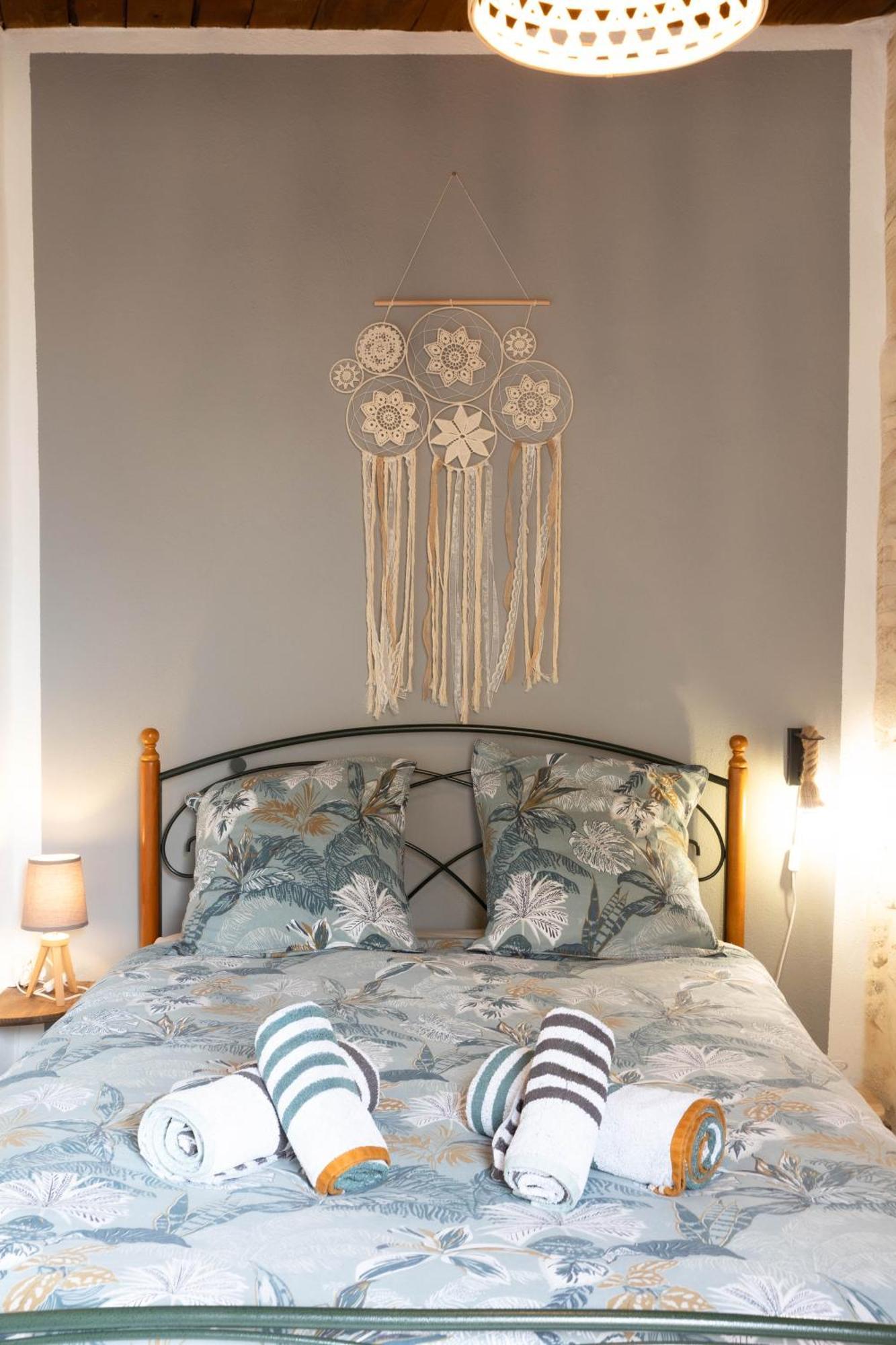 Immeuble 3 Apparts Centre Historique St Gilles Maisoncarreeconciergerie 생 질 외부 사진