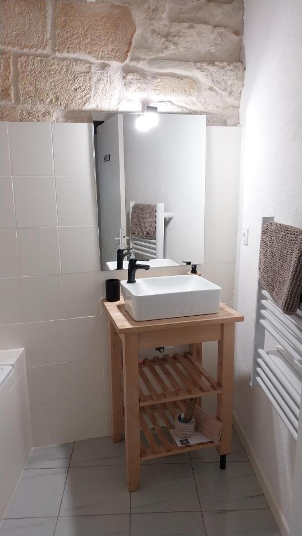Immeuble 3 Apparts Centre Historique St Gilles Maisoncarreeconciergerie 생 질 객실 사진